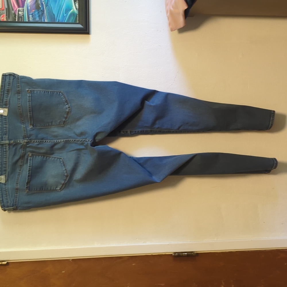 Old Navy Women's Blue Distressed Jeans - Picture 4 of 6